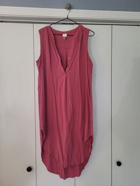 Cupio Sleeveless V-Neck Tunic in Rose Pink